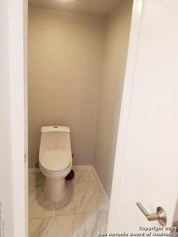 Image 8 of 21 For 226 Victor St