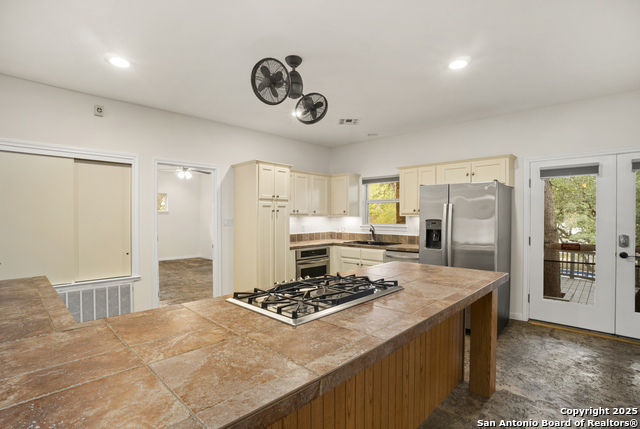 Listing photo id 39 for 1245 Phantom Rider