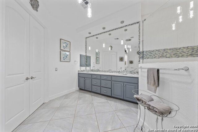 Listing photo id 17 for 1628 & 1638 Old Boerne Rd