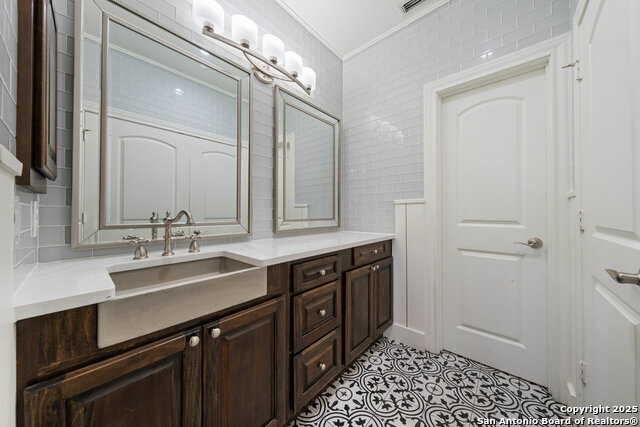 Listing photo id 26 for 1628 & 1638 Old Boerne Rd