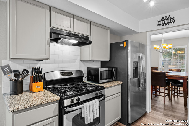 Listing photo id 11 for 1310 Temple  