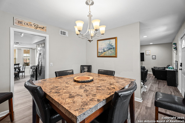 Listing photo id 15 for 1310 Temple  