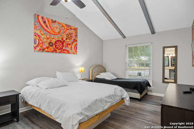 Listing photo id 16 for 1310 Temple  