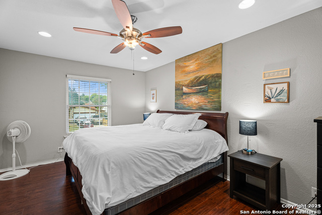 Listing photo id 22 for 1310 Temple  