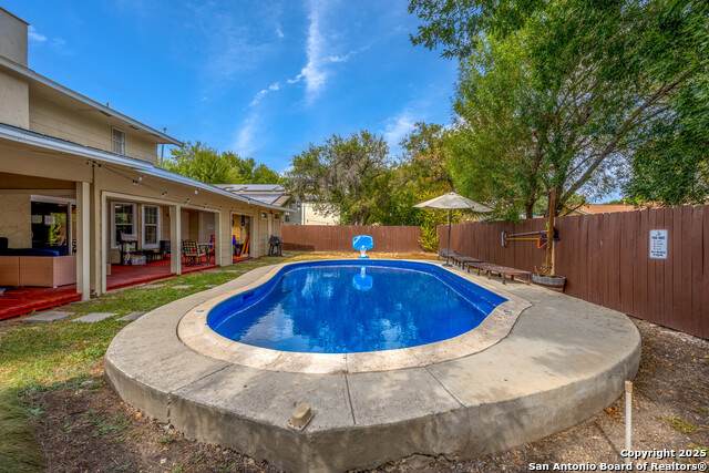 Listing photo id 28 for 1310 Temple  