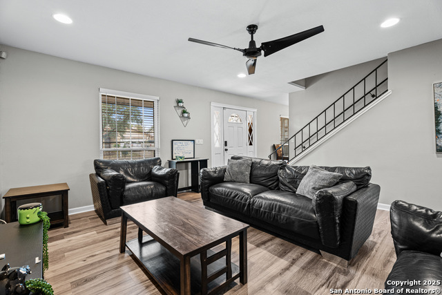 Listing photo id 6 for 1310 Temple  