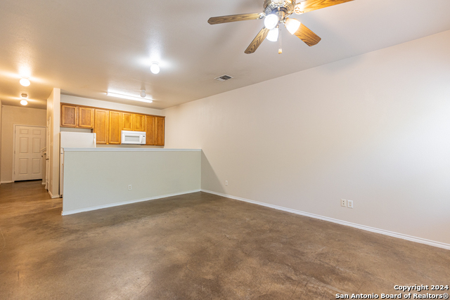 Image 14 of 31 For 10711 Mathom Landing  1