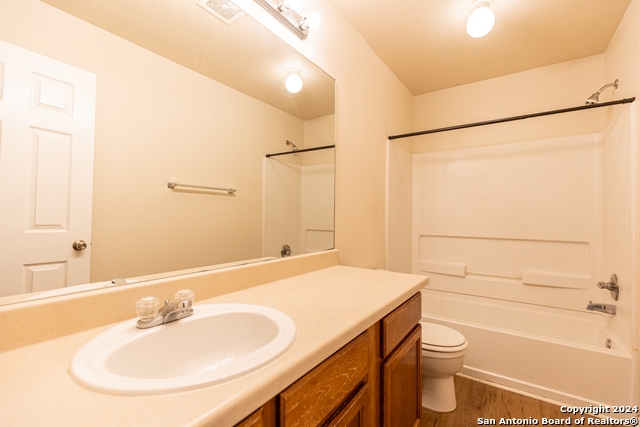 Image 19 of 31 For 10711 Mathom Landing  1