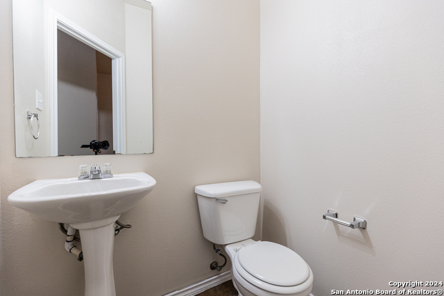 Image 24 of 31 For 10711 Mathom Landing  1