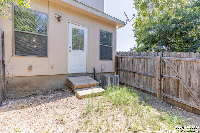 Image 28 of 31 For 10711 Mathom Landing  1