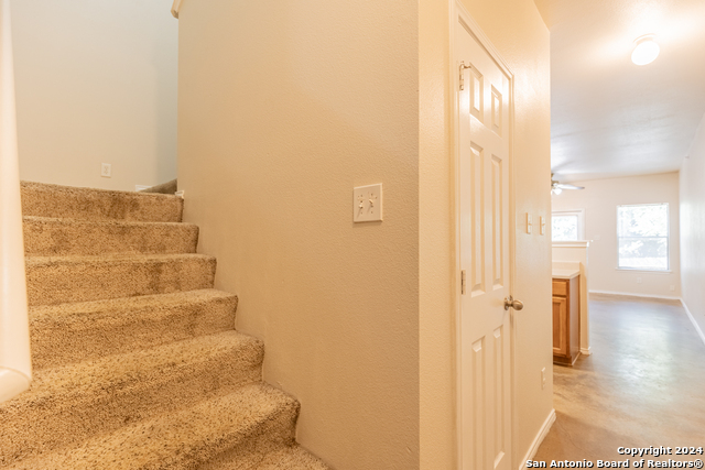 Image 5 of 31 For 10711 Mathom Landing  1