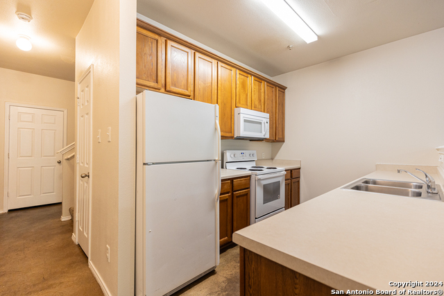 Image 9 of 31 For 10711 Mathom Landing  1