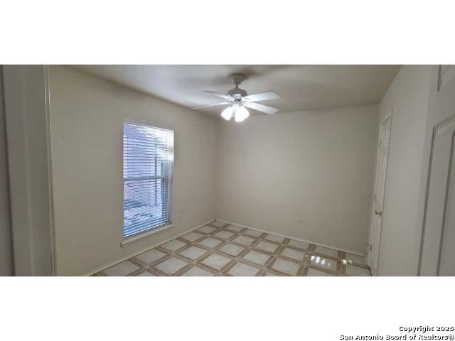 Listing photo id 17 for 5603 Arncliffe