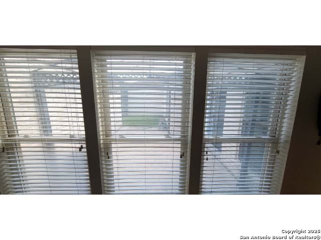 Listing photo id 3 for 5603 Arncliffe