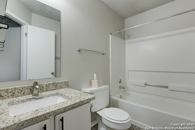 Image 18 of 25 For 4607 Desert Poppy