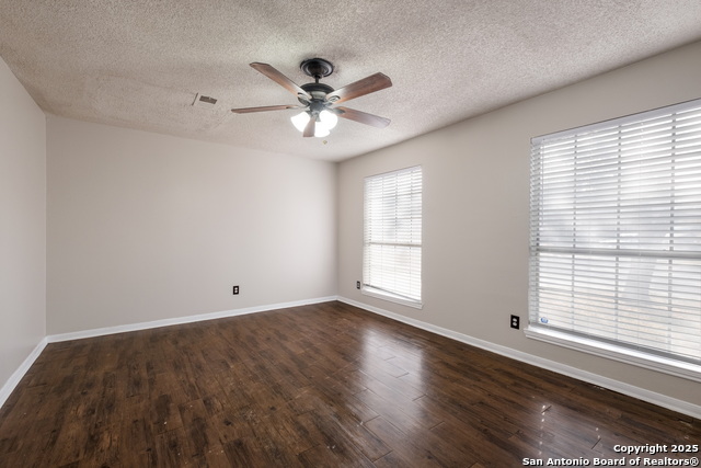 Listing photo id 19 for 6307 Candlecrest Ct