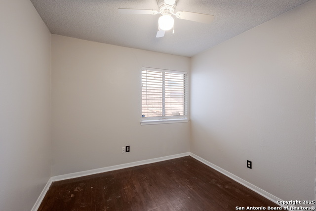 Listing photo id 21 for 6307 Candlecrest Ct