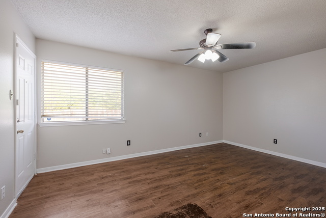 Listing photo id 24 for 6307 Candlecrest Ct