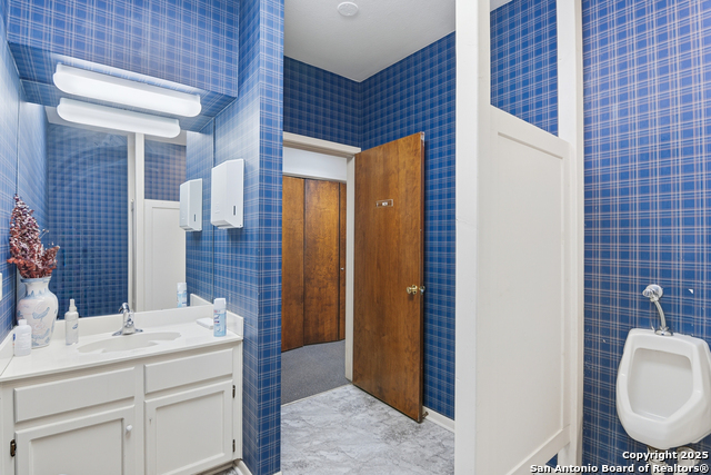 Image 13 of 19 For 113 Gonzales W