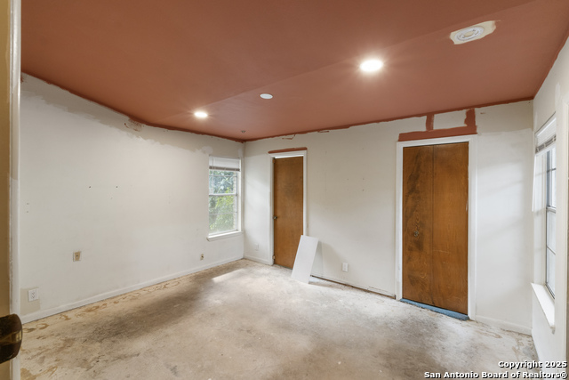 Image 16 of 29 For 9614 Tioga