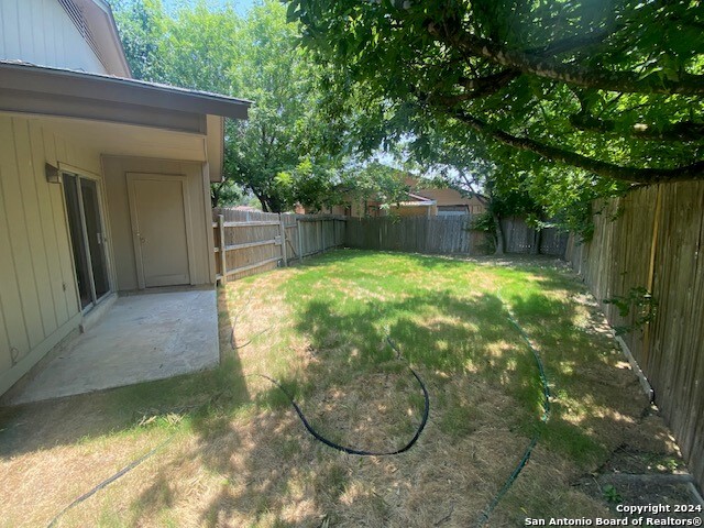 Listing photo id 8 for 6315 Waddesdon Wood