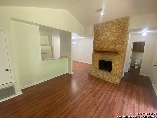 Image 4 of 9 For 6315 Waddesdon Wood