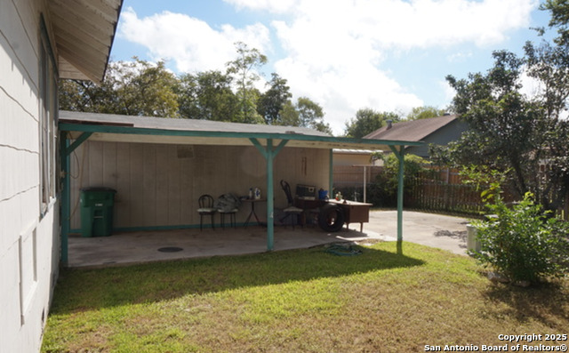 Image 4 of 4 For 112 Hart W