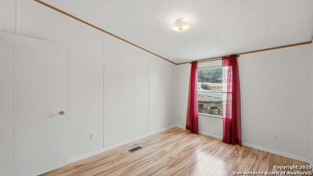 Image 18 of 33 For 343 Sir Winston