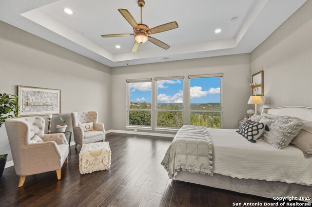 Image 13 of 55 For 7903 Vanity Hill