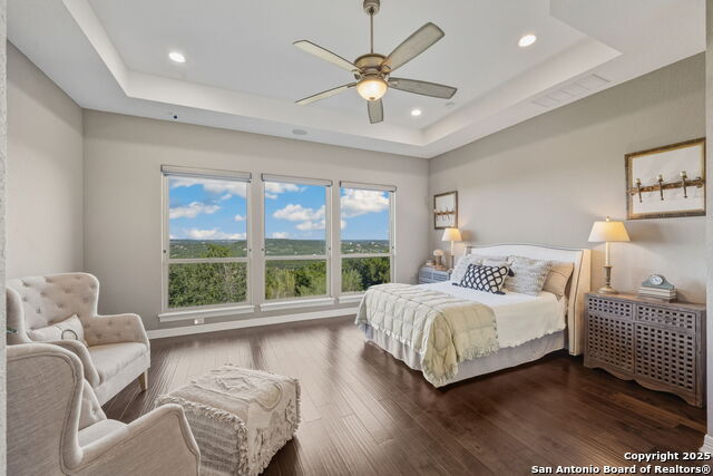 Image 34 of 55 For 7903 Vanity Hill