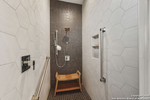 Image 36 of 55 For 7903 Vanity Hill