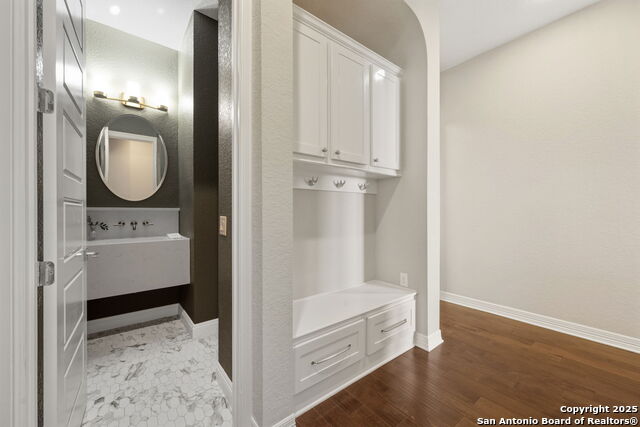 Image 37 of 55 For 7903 Vanity Hill