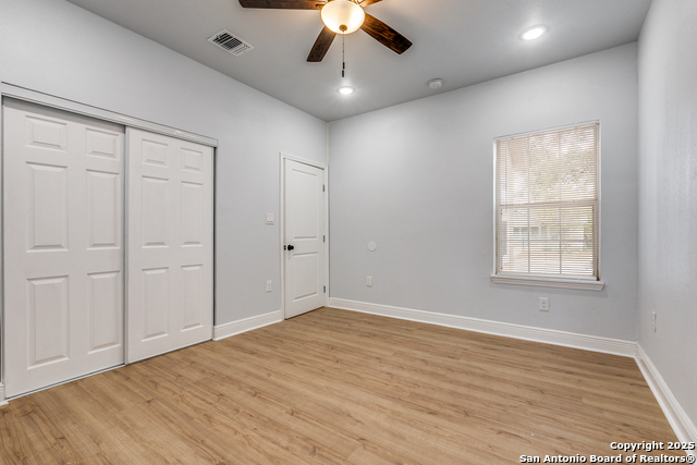 Listing photo id 17 for 502 Topeka  