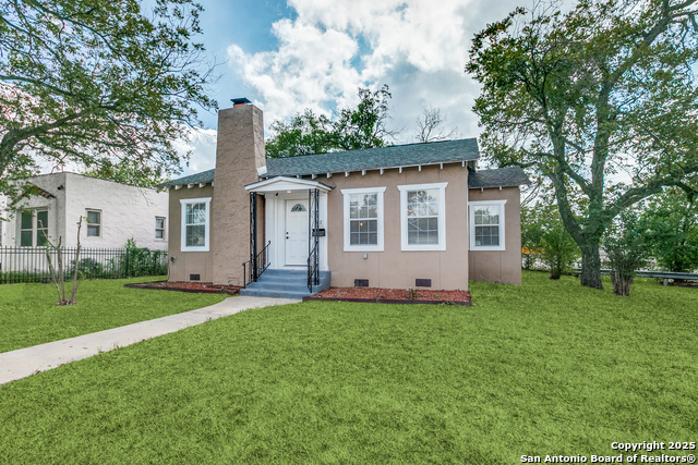 Listing photo id 0 for 502 Topeka  