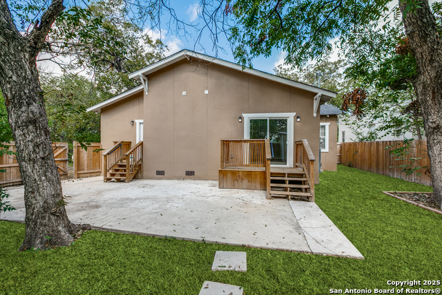 Listing photo id 20 for 502 Topeka  