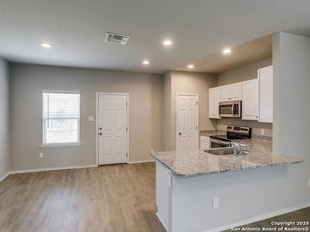 Image 2 of 9 For 10511 Welder Oak