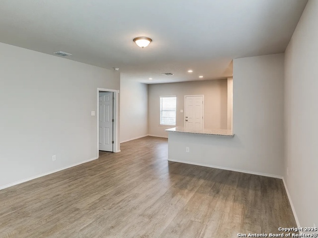 Image 4 of 9 For 10511 Welder Oak