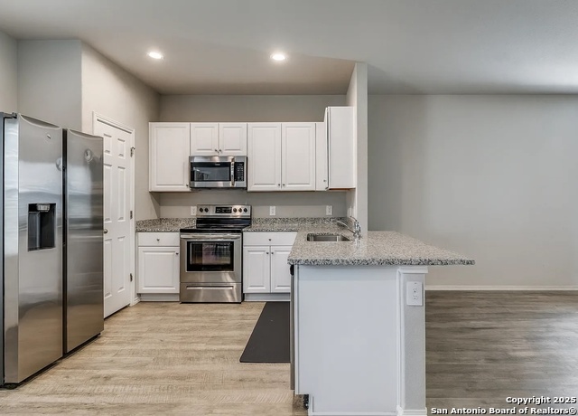 Image 5 of 9 For 10511 Welder Oak