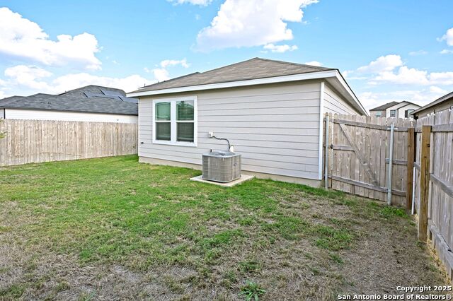 Image 33 of 38 For 512 Dakota Creek