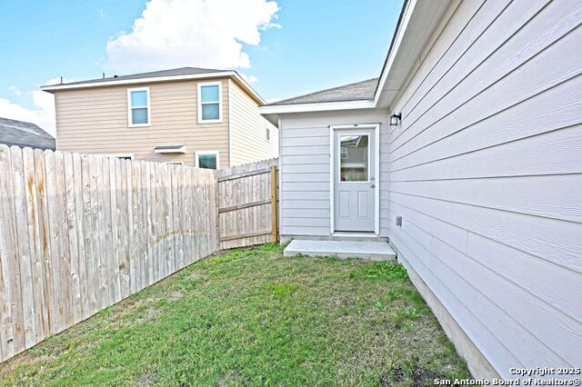 Image 34 of 38 For 512 Dakota Creek