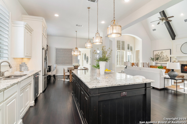 Image 10 of 30 For 8126 Vanity Hill