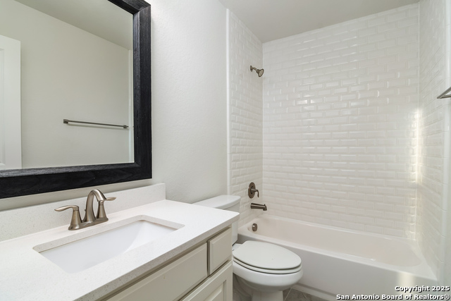 Image 26 of 30 For 8126 Vanity Hill