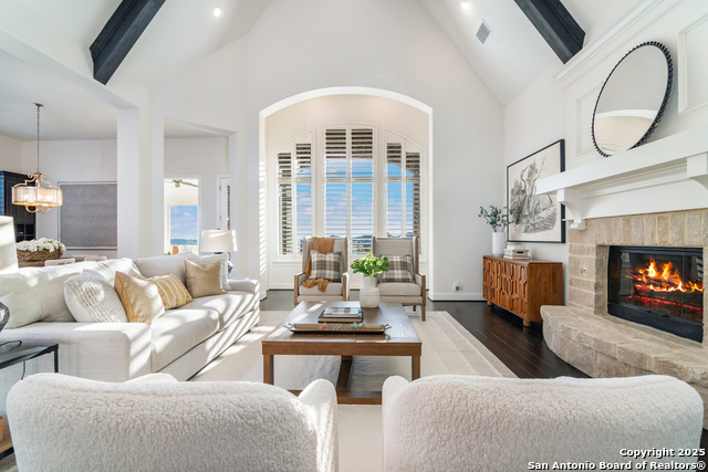 Image 5 of 30 For 8126 Vanity Hill