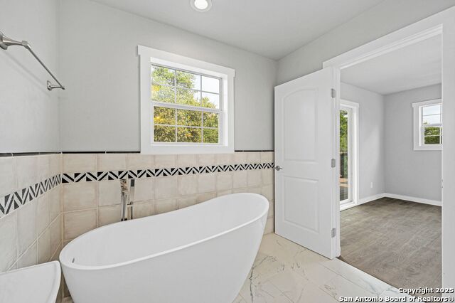 Image 13 of 32 For 354 Lake Forest