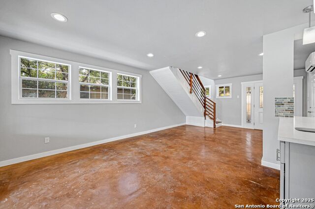 Image 16 of 32 For 354 Lake Forest