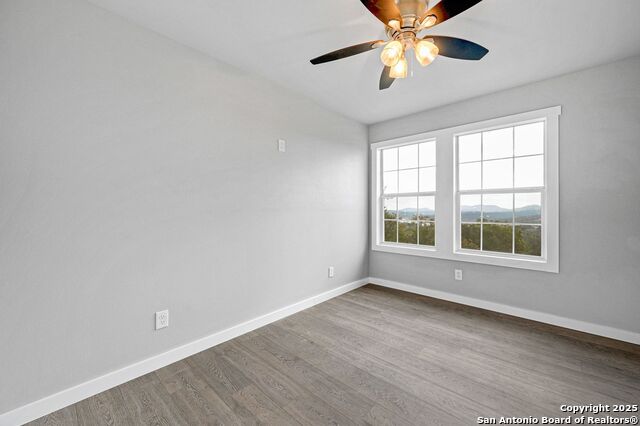 Image 25 of 32 For 354 Lake Forest