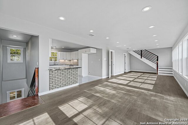 Image 7 of 32 For 354 Lake Forest