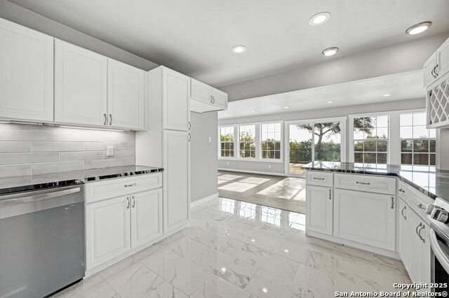 Image 9 of 32 For 354 Lake Forest