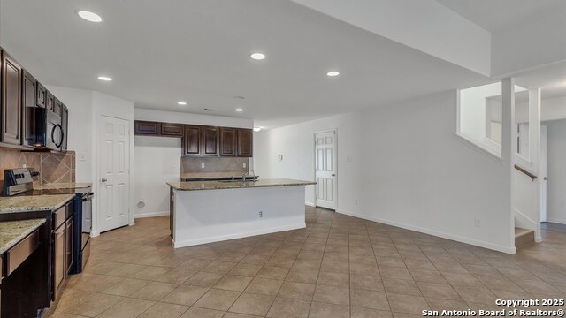 Image 3 of 28 For 4006 Shervin