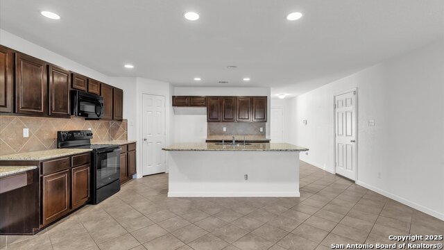 Image 4 of 28 For 4006 Shervin